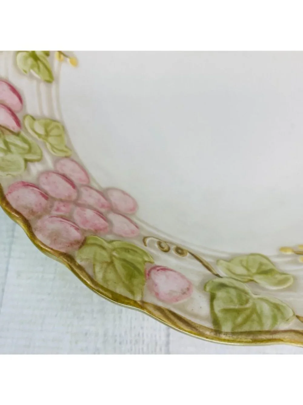 MCM Metlox Poppytrail Vernon VINTAGE PINK Grapes Leave Scalloped 9